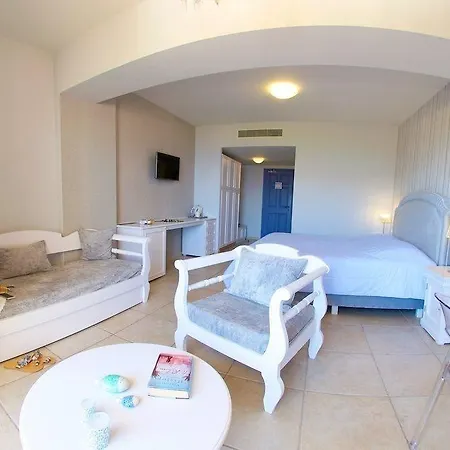 Almyra Ξενοδοχείο